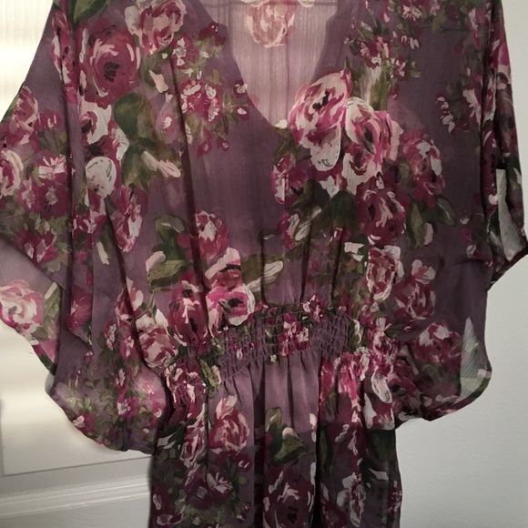 Candie’s Floral Butterfly Sleeve Top - Picture 5 of 5